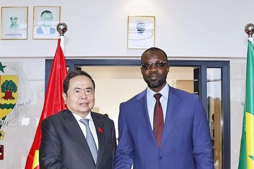 Chủ tịch Quốc hội Trần Thanh Mẫn hội kiến Thủ tướng Senegal Ousmane Sonko