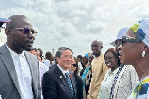 Phó Chủ tịch Quốc hội Nguyễn Đức Hải thăm, tìm hiểu mô hình văn hóa, du lịch lịch sử đảo Goreé, Senegal