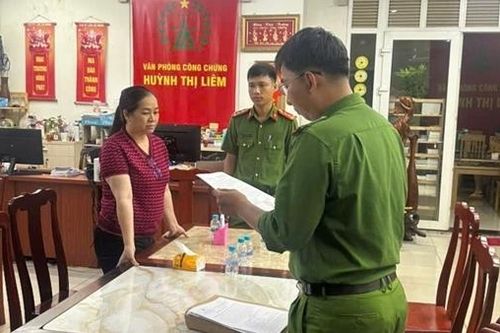 Bắt tạm giam Trưởng văn phòng công chứng và đồng phạm cấu kết lừa đảo