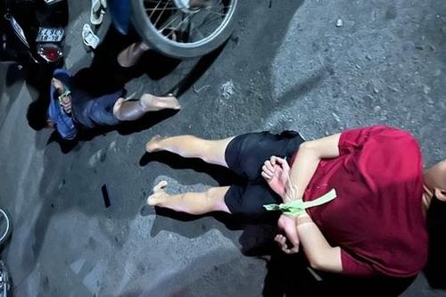 Cảnh sát hình sự Công an tỉnh Vĩnh Long truy bắt nóng 2 đối tượng cướp xe ôm