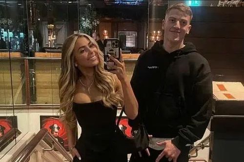 Liam Delap và bạn gái chia tay