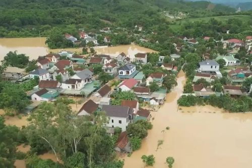 Vùng hạ lưu Nghệ An 'gồng mình' chống ngập