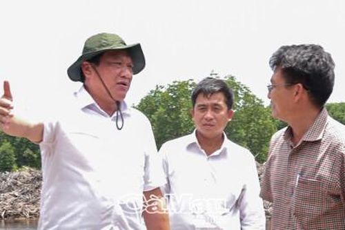 Kiểm tra điểm dự kiến khởi công các công trình trọng điểm tại xã Đất Mũi