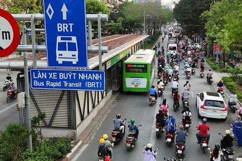 Vận tải hành khách công cộng: Bài toán kinh phí và hiệu quả