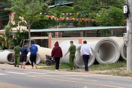 Phát hiện nam công nhân tử vong ở hố công trình làm đường