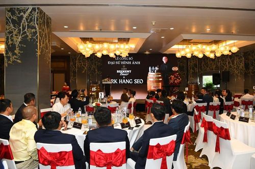 1689 Beckent Bauer và HLV Park Hang Seo: 'Ủ men như rèn người - Chậm mà chất'