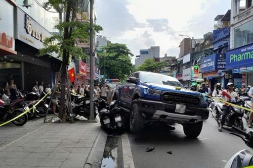 Bất ngờ lời khai của tài xế xe bán tải tông hàng loạt xe máy ở Hà Nội