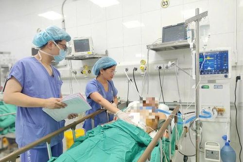 Nạn nhân trong vụ xe bán tải tông liên hoàn trên phố Khâm Thiên hiện ra sao?