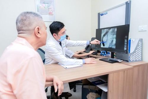 Người đàn ông 64 tuổi bị hoại tử túi mật vì nhầm lẫn với dấu hiệu này