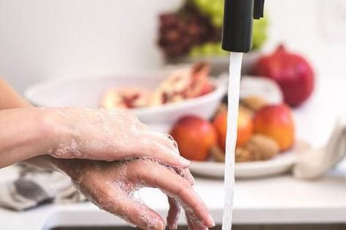 Cách phòng ngừa bệnh lỵ trực khuẩn sau mưa lũ