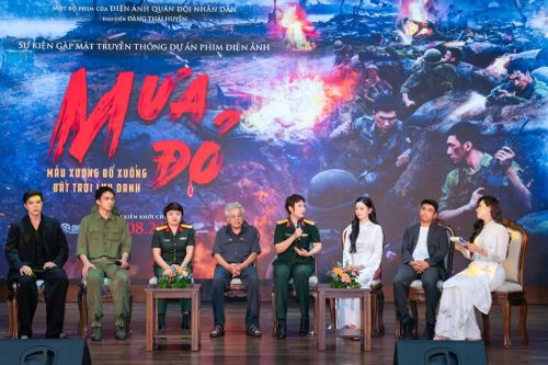 Nhìn lại hành trình đưa trận chiến 81 ngày đêm tại thành cổ Quảng Trị lên màn ảnh rộng qua 'Mưa đỏ'