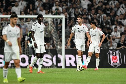 Solskjaer bị la ó