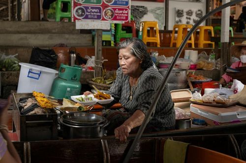 Cảnh thê thảm của quán ăn, nhà hàng Thái Lan
