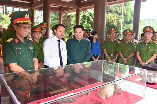 Trưng bày chuyên đề 'Ký ức thời hoa lửa' tại di tích Chín Hầm
