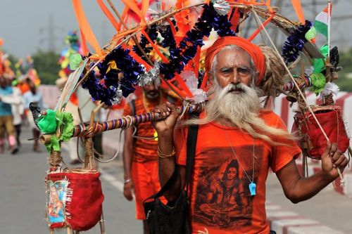 Hàng triệu tín đồ Hindu hành hương trong lễ hội Kanwar Yatra