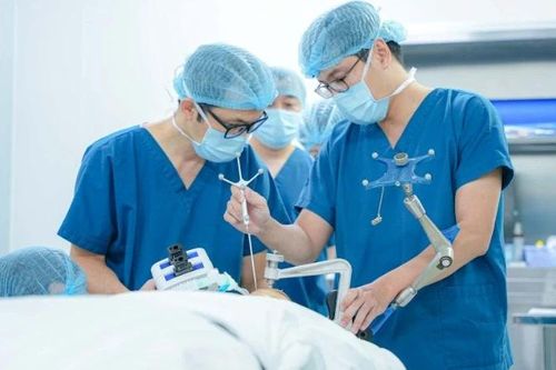 Bước ngoặt trong điều trị động kinh bằng robot định vị thần kinh hàng đầu thế giới