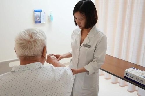 Tổn thương đa cơ quan do mắc bệnh tự miễn hiếm gặp