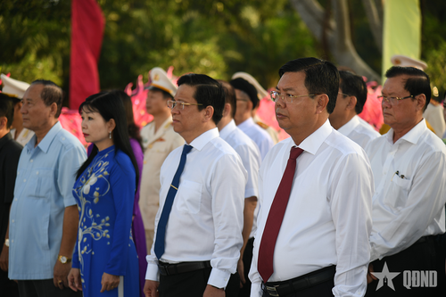 An Giang: Trang trọng Lễ viếng Nghĩa trang Liệt sĩ