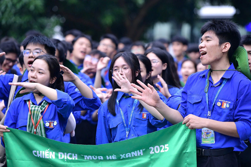 Hơn 10.000 tình nguyện viên Thủ đô tham gia chiến dịch 'Mùa hè xanh'