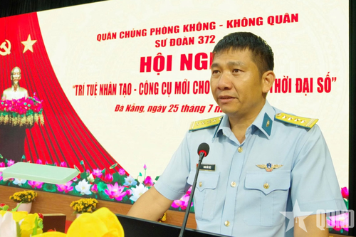 Sư đoàn Không quân 372 tổ chức Hội nghị 'Trí tuệ nhân tạo - Công cụ mới cho quân nhân thời đại số'