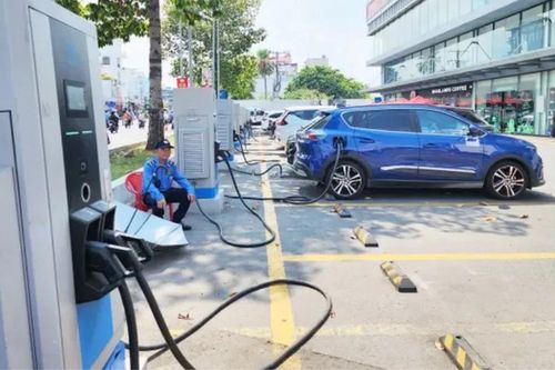 Hạ tầng trạm sạc nên phát triển mạnh
