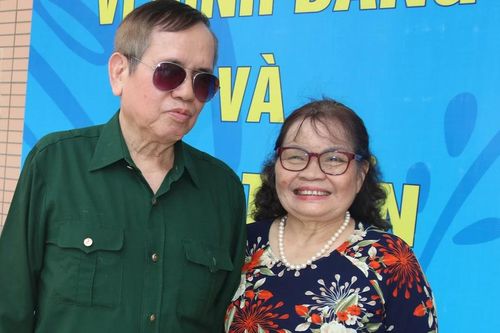 'Em là đôi mắt của anh'
