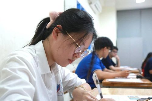 Cải tiến chất lượng từ đối sánh điểm thi