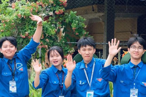 Cùng nhau 'gánh điện băng đồi'