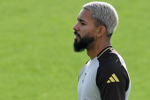 Douglas Luiz nổi loạn quyết rời Juventus sang MU