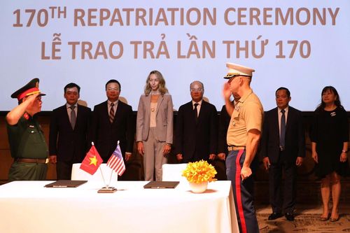 Việt Nam bàn giao cho Mỹ 3 hòm đựng hài cốt quân nhân mất tích trong chiến tranh
