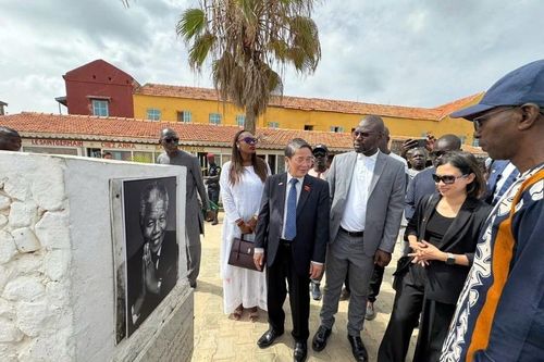 Đoàn Quốc hội Việt Nam tìm hiểu mô hình văn hóa, du lịch đảo Goreé của Senegal