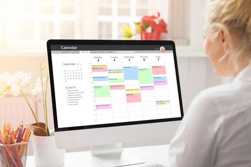 Công ty Mỹ thi nhau áp dụng lịch làm việc nhiều giờ khắc nghiệt để đua với Trung Quốc