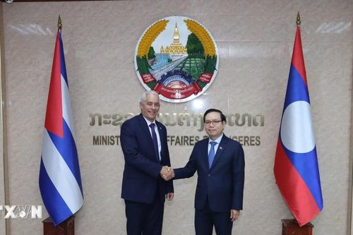 Lào và Cuba tăng cường hợp tác, thắt chặt mối quan hệ