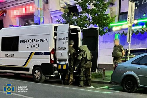 Ukraine bắt quả tang một phụ nữ đang cài bom ở quán cà phê, chặn âm mưu khủng bố