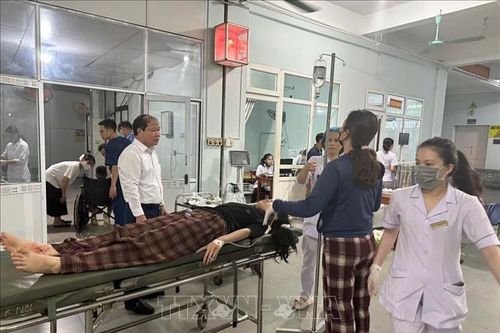 Vụ tai nạn xe khách ở Hà Tĩnh: Khẩn trương huy động các bệnh viện để cứu chữa nạn nhân