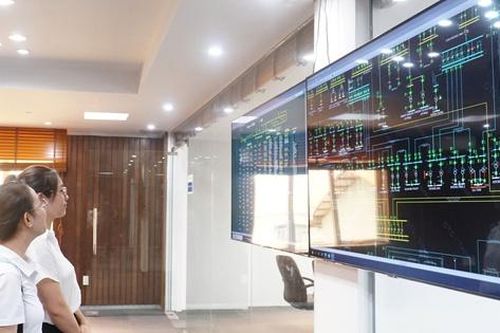 Có ngày cao điểm, nhu cầu điện tăng cao bằng công suất hai nhà máy thủy điện lớn cộng lại