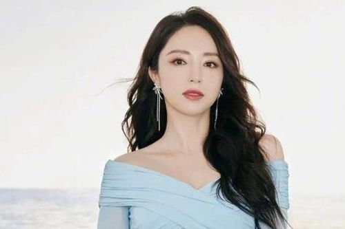 'Điêu Thuyền' Đổng Tuyền không sống chung nhà với chồng mới cưới để bảo vệ con gái