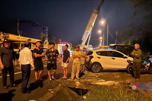 Lật xe khách trên Quốc lộ 1 ở Hà Tĩnh, 9 người tử vong