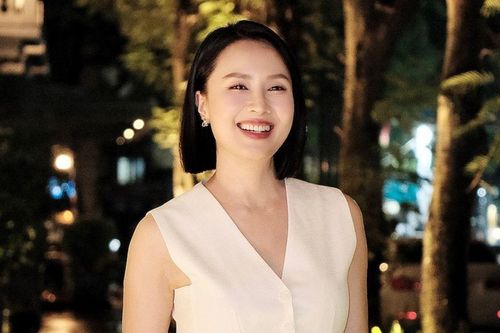 Hồng Diễm khoe đường cong chữ S nóng bỏng