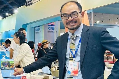 'Tôi muốn độc giả khi đọc sách của mình không chỉ nhìn thấy thiên nhiên đẹp đẽ'
