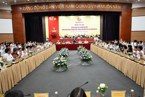 Hơn 77.000 cán bộ, công chức nghỉ việc sau sắp xếp bộ máy