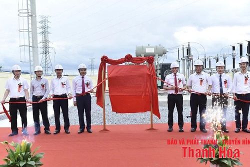 Gắn biển công trình chào mừng Đại hội đại biểu Đảng bộ Tập đoàn Điện lực Việt Nam