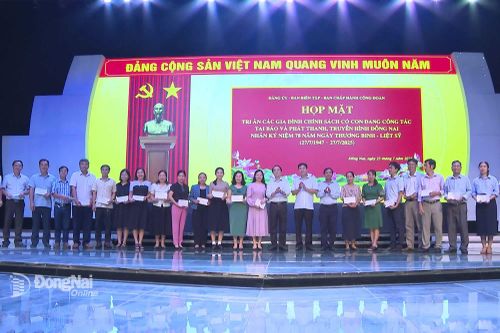 Báo và phát thanh, truyền hình Đồng Nai gặp mặt viên chức, người lao động là con thương binh, liệt sĩ công tác tại cơ quan