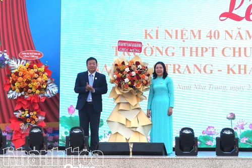 Trường THPT Chuyên Lê Quý Đôn (phường Nam Nha Trang) kỷ niệm 40 năm thành lập