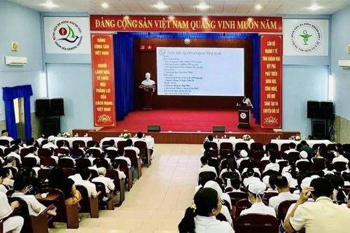 Hội thảo khoa học 'Nuôi dưỡng tĩnh mạch trên bệnh nhân sau phẫu thuật'
