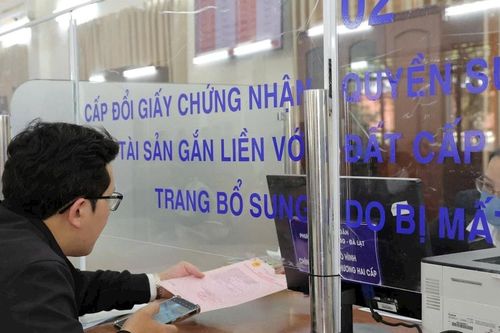 Chủ tịch UBND tỉnh Lâm Đồng chỉ đạo siết chặt quản lý bất động sản, ngăn chặn 'cò đất'
