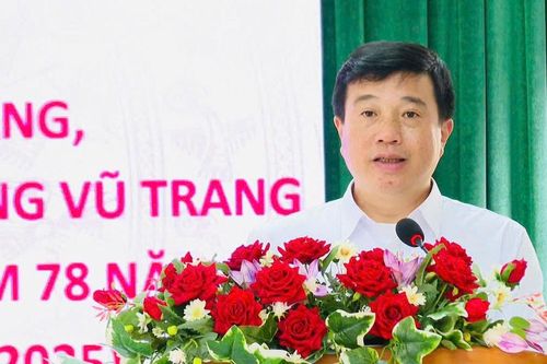 Lãnh đạo tỉnh Lâm Đồng thăm, tặng quà tại Đặc khu Phú Quý
