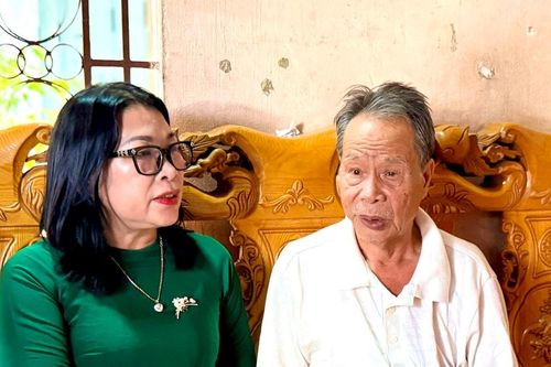 Lãnh đạo Ủy ban MTTQ Việt Nam tỉnh Lâm Đồng thăm, tặng quà thương binh, bệnh binh tại xã Hòa Thắng và Lương Sơn