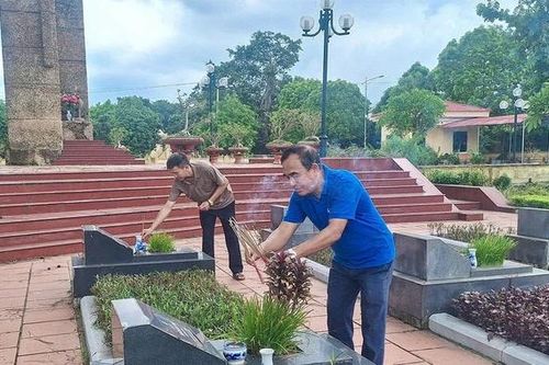 Âm thầm canh giấc ngủ cho những anh hùng liệt sĩ
