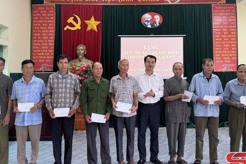 Xã Mường Khiêng tri ân thương binh, thân nhân liệt sĩ